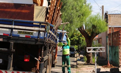 As ações como manutenção de praças, poda, raspagem e capina estarão suspensas por conta da falta de pagamento junto à empresa (foto: divulgação)